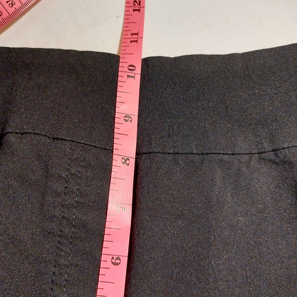 Westbound Woman Pull-On Distressed Black Pants 16W Short EUC - Picture 6 of 14